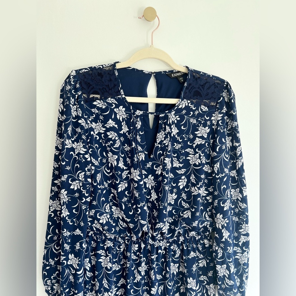 (NWT) Express Women’s Navy & White Floral Long Sleeve Dress, Lace Details | Med - Picture 3 of 7